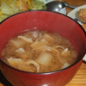 舞茸とお麩のお味噌汁